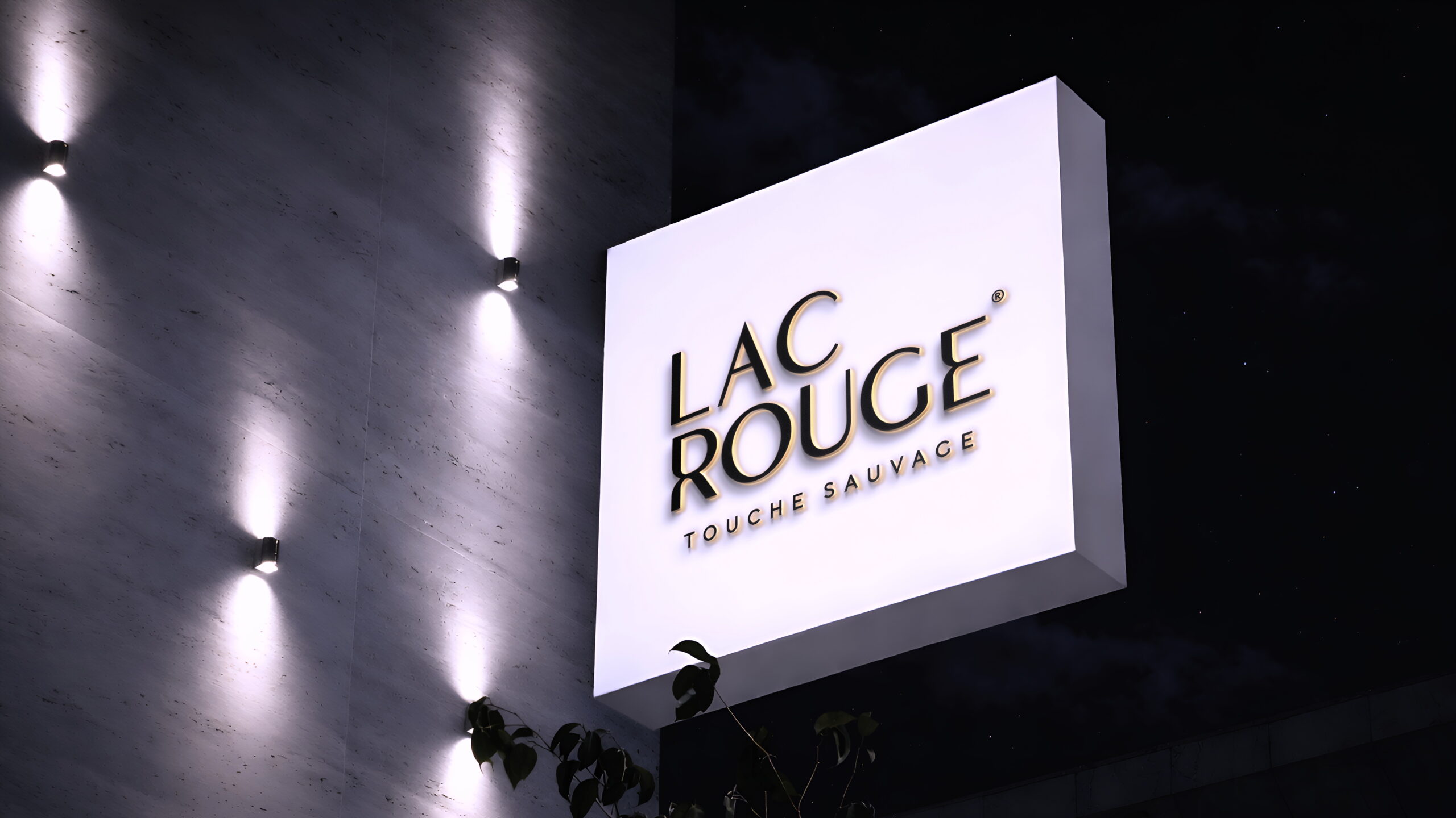 Lac Rouge Touche Sauvage